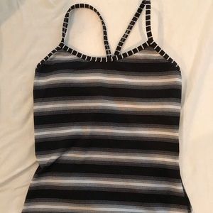 Black and white lululemon workout top